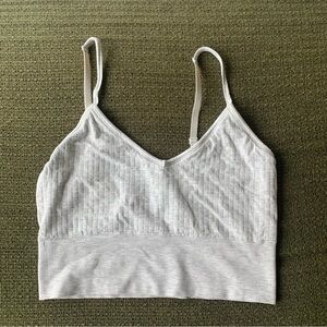 Fabletics Seamless Midi Bra; Size M